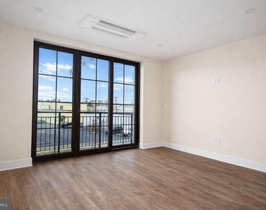128 N Bond Street - Photo Thumbnail 10