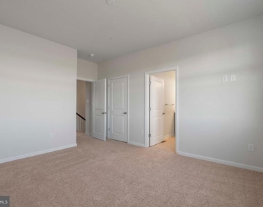 462 Tiller Street - Photo Thumbnail 17