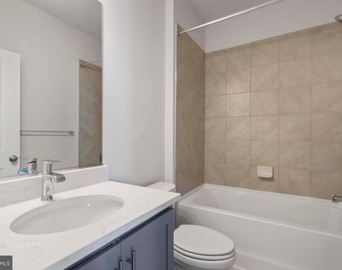 462 Tiller Street - Photo Thumbnail 24