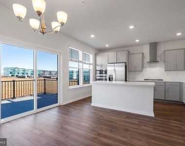 462 Tiller Street - Photo Thumbnail 13