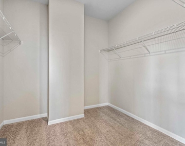 462 Tiller Street - Photo Thumbnail 19