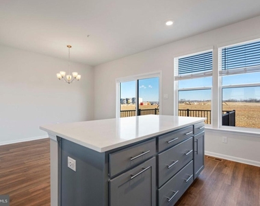 462 Tiller Street - Photo Thumbnail 10