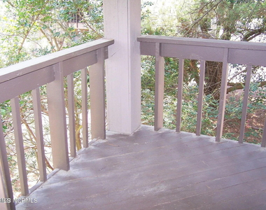 220 Foxkroft Drive - Photo Thumbnail 20