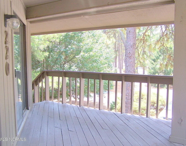 220 Foxkroft Drive - Photo Thumbnail 8