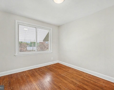 828 Saint Dunstans Road - Photo Thumbnail 8
