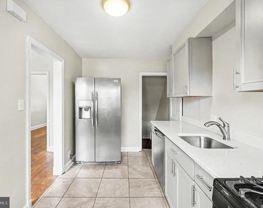 828 Saint Dunstans Road - Photo Thumbnail 4