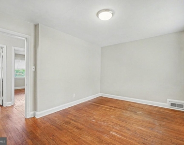 828 Saint Dunstans Road - Photo Thumbnail 7