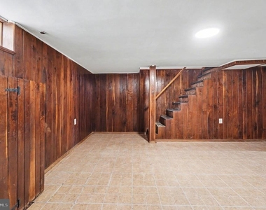 828 Saint Dunstans Road - Photo Thumbnail 15