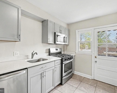 828 Saint Dunstans Road - Photo Thumbnail 5
