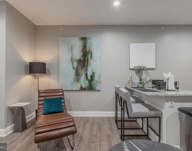 3221 Noble St. - Photo Thumbnail 10