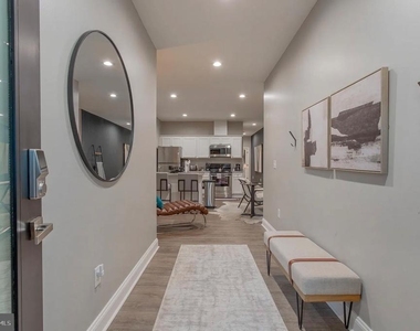 3221 Noble St. - Photo Thumbnail 13