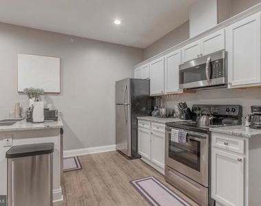 3221 Noble St. - Photo Thumbnail 2