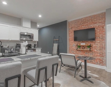 3221 Noble St. - Photo Thumbnail 6