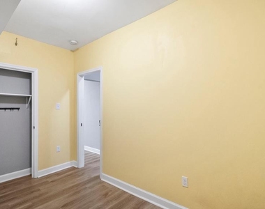 2880 Pelham Avenue - Photo Thumbnail 11