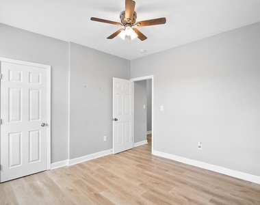 2880 Pelham Avenue - Photo Thumbnail 16
