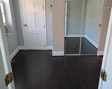 107 S Collington Avenue - Photo Thumbnail 10
