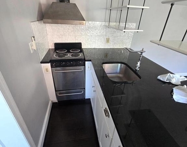 107 S Collington Avenue - Photo Thumbnail 9