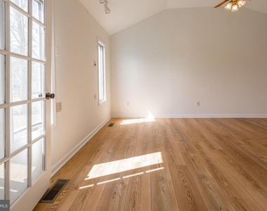 31245 Mohican Drive - Photo Thumbnail 7