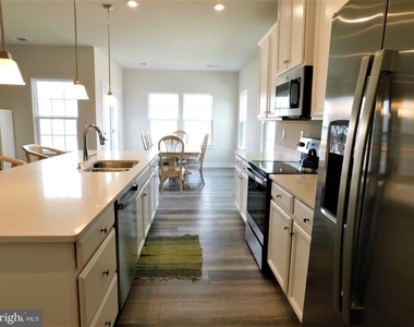 37323 Kestrel Way - Photo Thumbnail 3