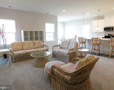 37323 Kestrel Way - Photo Thumbnail 7