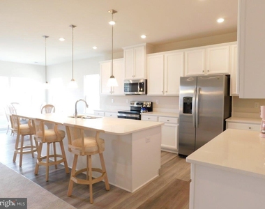 37323 Kestrel Way - Photo Thumbnail 2