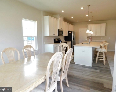 37323 Kestrel Way - Photo Thumbnail 6