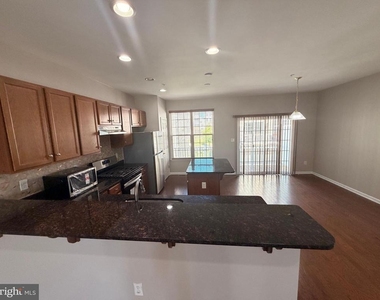 1331 Parish Avenue - Photo Thumbnail 18