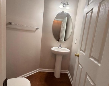 1331 Parish Avenue - Photo Thumbnail 10