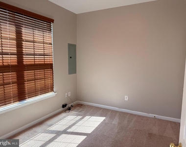 1331 Parish Avenue - Photo Thumbnail 5