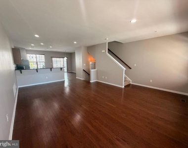 1331 Parish Avenue - Photo Thumbnail 12