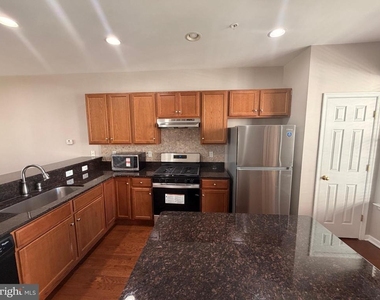 1331 Parish Avenue - Photo Thumbnail 15