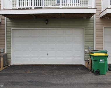 1331 Parish Avenue - Photo Thumbnail 2