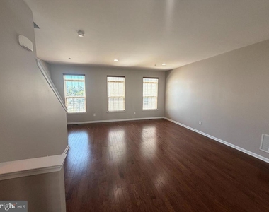 1331 Parish Avenue - Photo Thumbnail 11
