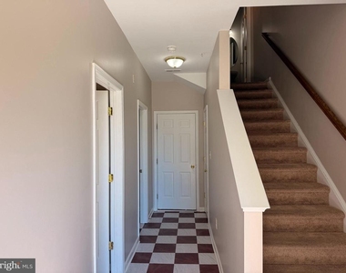 1331 Parish Avenue - Photo Thumbnail 3