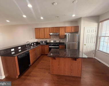 1331 Parish Avenue - Photo Thumbnail 14