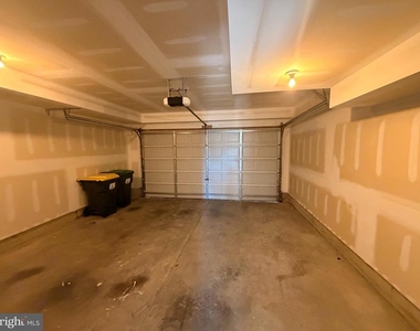 1331 Parish Avenue - Photo Thumbnail 8