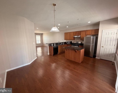 1331 Parish Avenue - Photo Thumbnail 13