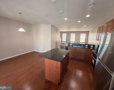 1331 Parish Avenue - Photo Thumbnail 16