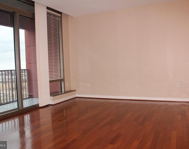 105 Christina Landing Drive - Photo Thumbnail 6