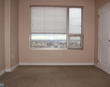 105 Christina Landing Drive - Photo Thumbnail 19