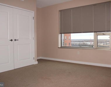105 Christina Landing Drive - Photo Thumbnail 11