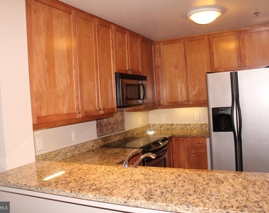 105 Christina Landing Drive - Photo Thumbnail 8
