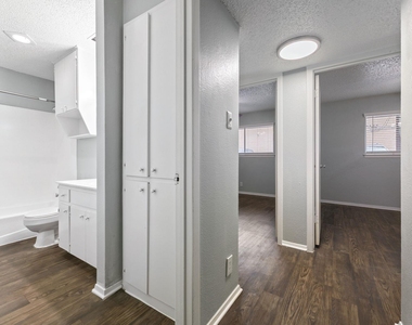 406 E 30th St - Photo Thumbnail 6