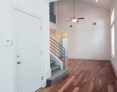 1507 Homespun Rd - Photo Thumbnail 3
