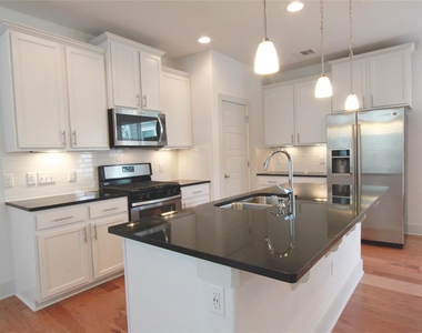 1507 Homespun Rd - Photo Thumbnail 8