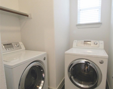 1507 Homespun Rd - Photo Thumbnail 20