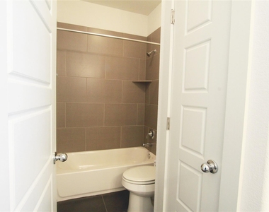 1507 Homespun Rd - Photo Thumbnail 31