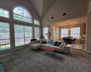 10620 Chestnut Ridge Rd - Photo Thumbnail 1