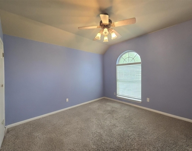 10620 Chestnut Ridge Rd - Photo Thumbnail 13