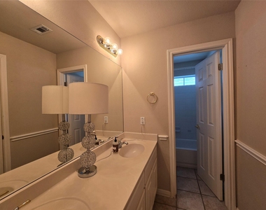 10620 Chestnut Ridge Rd - Photo Thumbnail 14